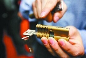 拉萨修锁佳明锁店 专业开锁与维修服务单位